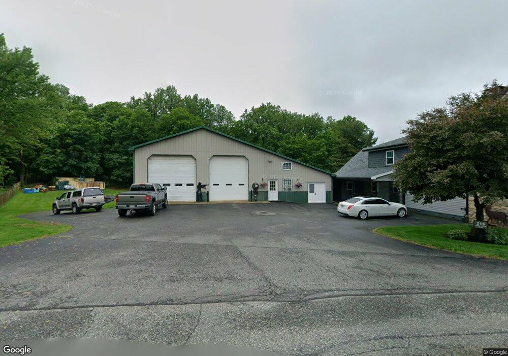 215 Washington Rd, Bechtelsville, PA 19505 - photo 1