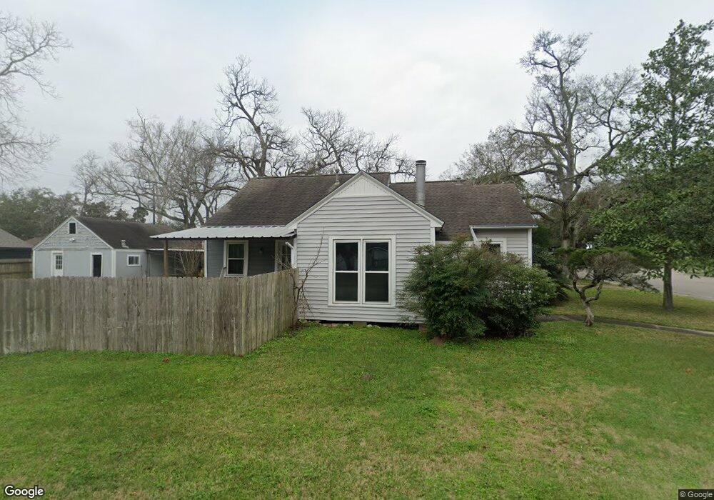 901 W Adoue St, Alvin, TX 77511 - photo 1