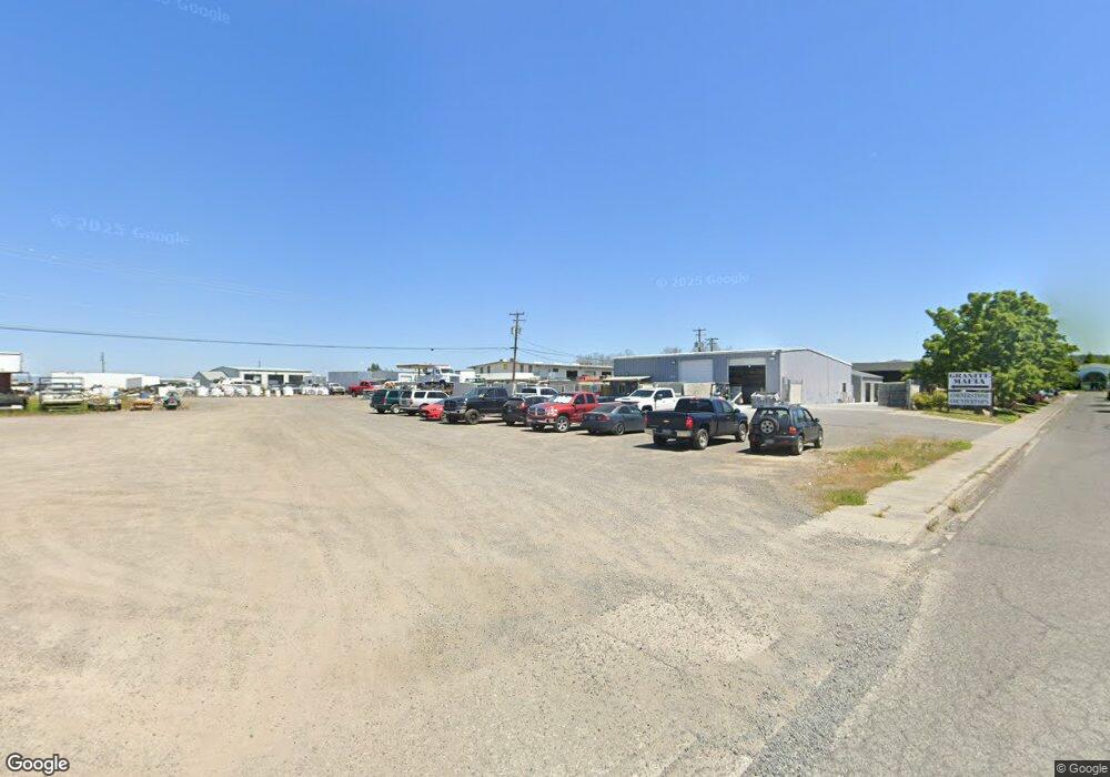 5746 Crater Lake Ave, Central Point, OR 97502 - photo 1