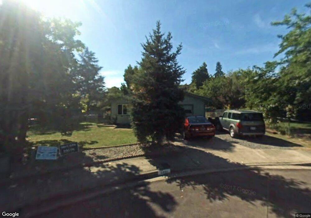 1601 NW Sue Cir, Grants Pass, OR 97526 - photo 1