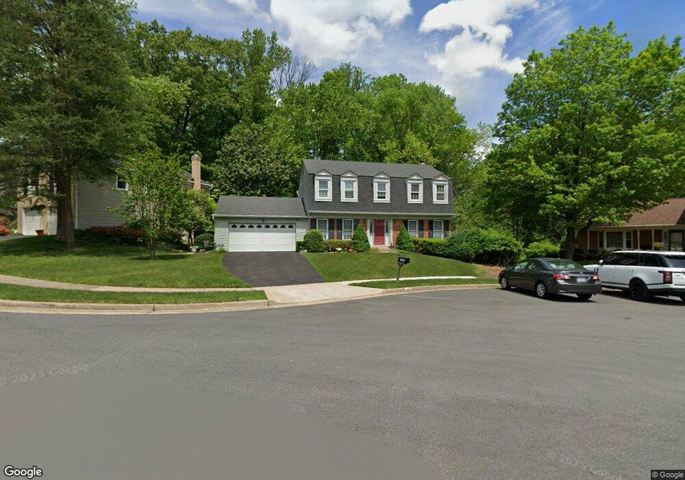 7207 Joshua Tree Ln, Springfield, VA 22152 - photo 1