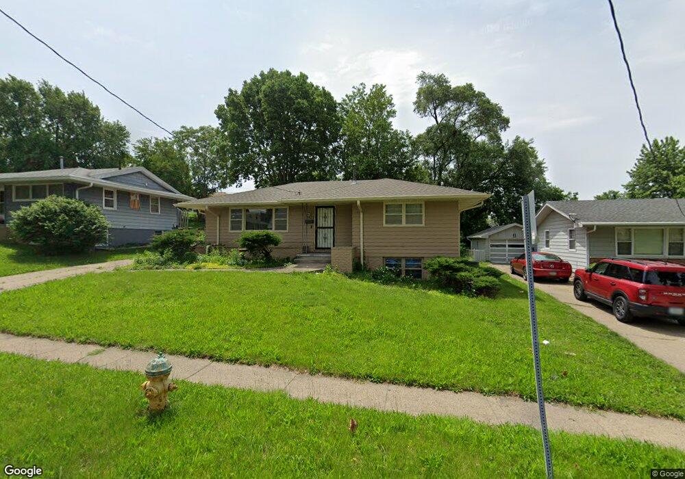2423 E Tiffin Ave, Des Moines, IA 50317 - photo 1