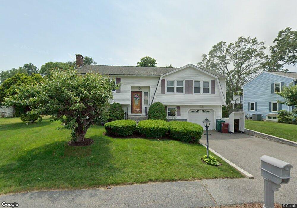 29 Leonard Cir, Lowell, MA 01854 - photo 1