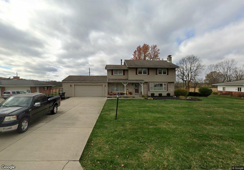 1450 Riverview Dr, Lima, OH 45805 - photo 1