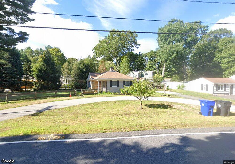 472 Circuit St, Hanover, MA 02339 - photo 1