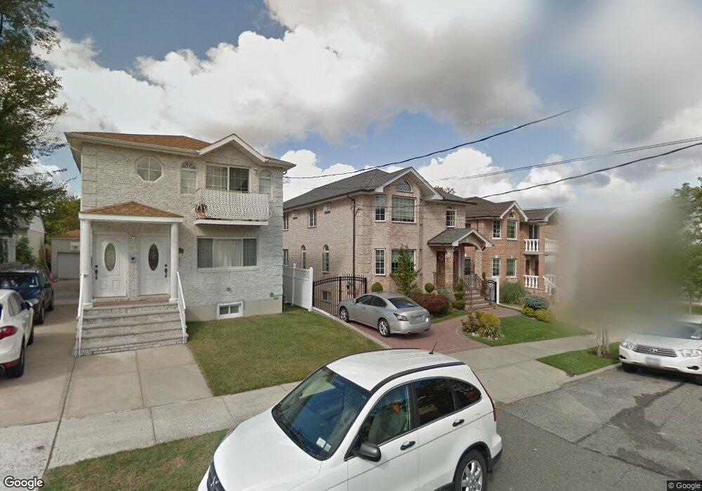 5844 256th St, Little Neck, NY 11362 - photo 1