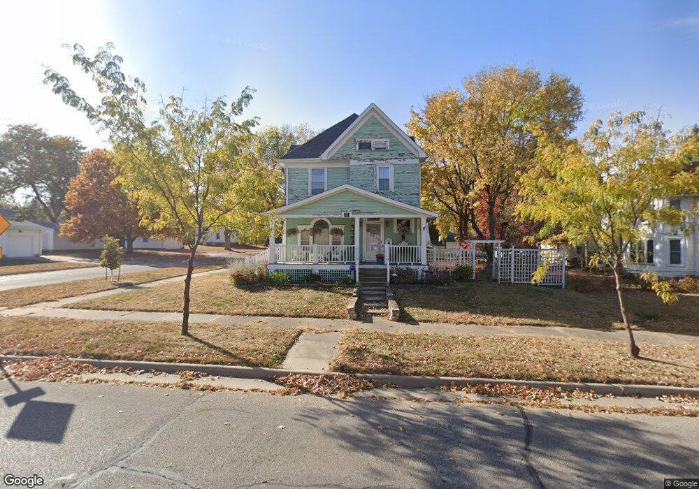 721 Walnut St, Cedar Falls, IA 50613 - photo 1