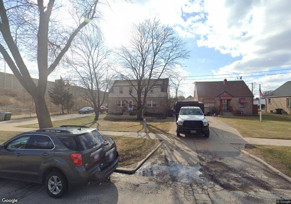 4235 S 6th St unit 4237, Milwaukee, WI 53221 - photo 1