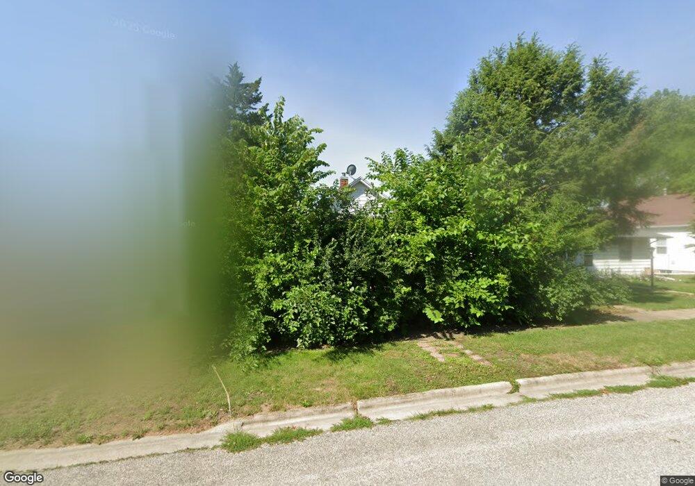 411 Willard Ave, Lincoln, IL 62656 - photo 1