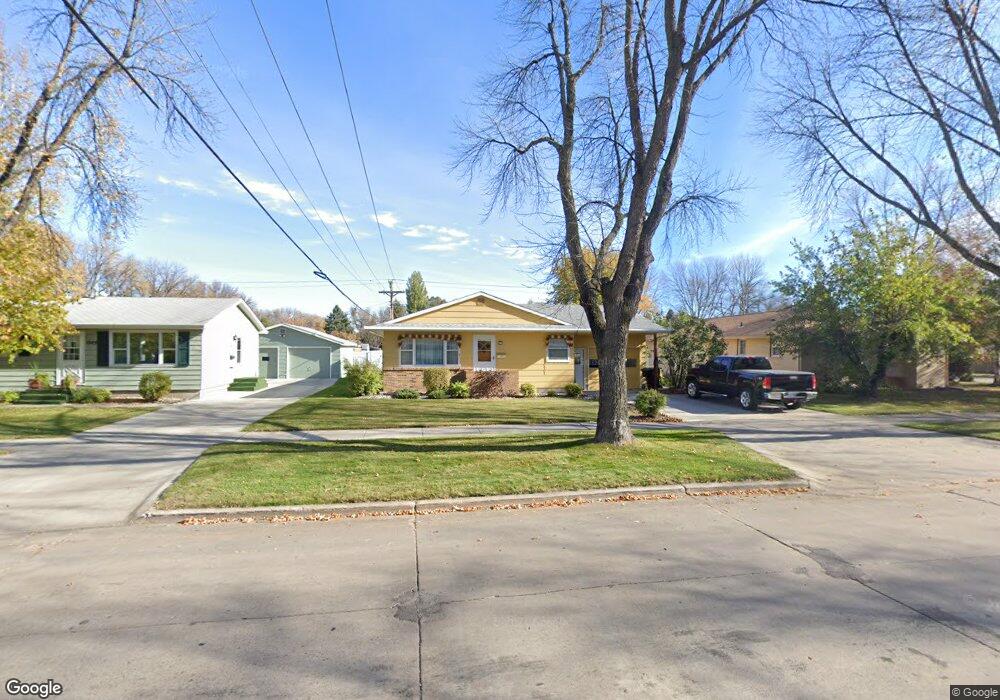 2015 S 20th St, Grand Forks, ND 58201 - photo 1