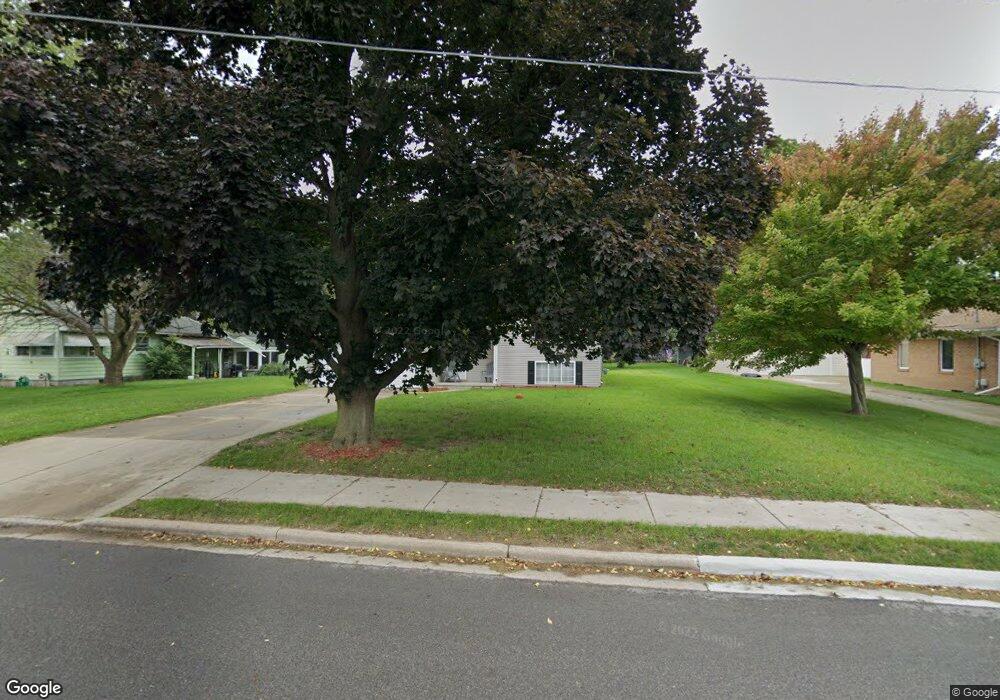 717 Amity St, Lowell, MI 49331 - photo 1