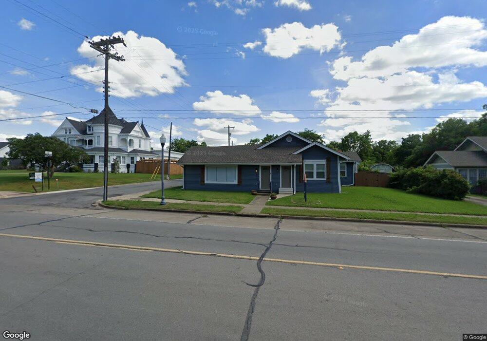 301 W Sam Rayburn Dr, Bonham, TX 75418 - photo 1