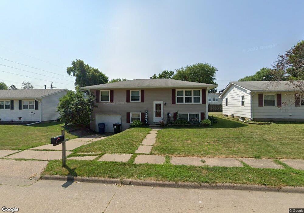 1715 W 69th St, Davenport, IA 52806 - photo 1