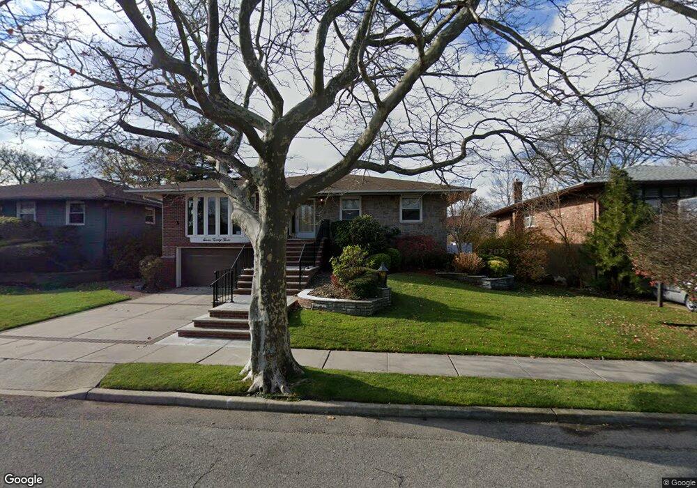 723 Bunker Rd, Valley Stream, NY 11581 - photo 1