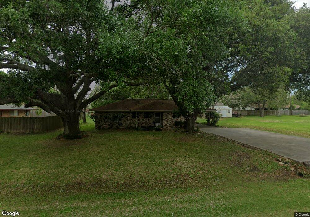 104 Lower Colorado Dr, Bay City, TX 77414 - photo 1