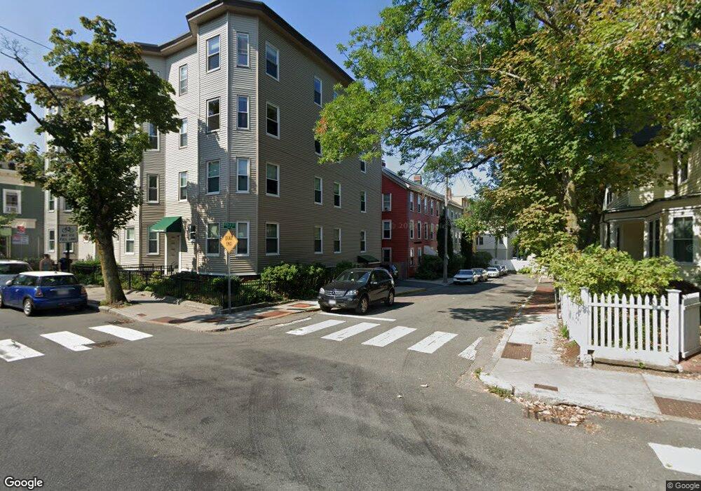 694 Green St unit 3, Cambridge, MA 02139 - photo 1