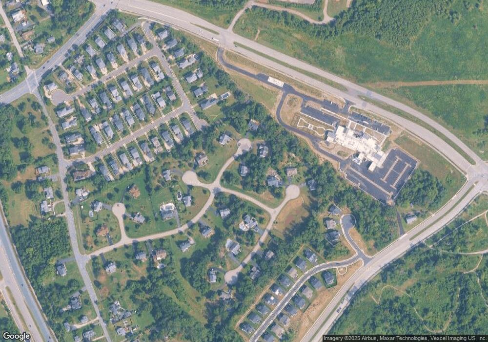 8933 Hollymeade Dr, Lorton, VA 22079 - photo 1