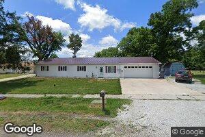 305 W 4th St, Golden, IL 62339
