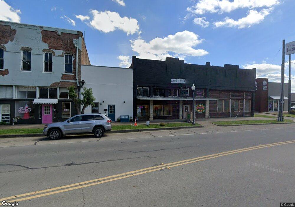 111 W Sam Rayburn Dr, Bonham, TX 75418 - photo 1