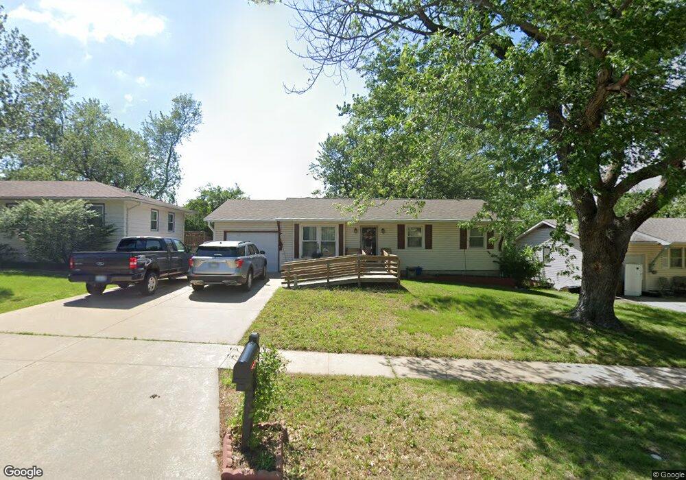 3133 SW Prairie Rd, Topeka, KS 66614 - photo 1