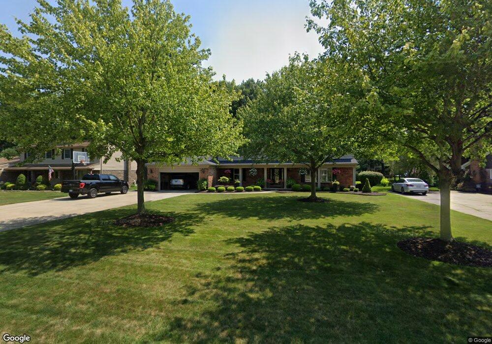 8499 Thorntree Dr, Grosse Ile, MI 48138 - photo 1