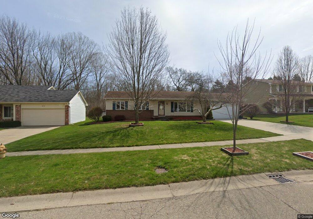 423 Dutch Mill Ct, Flushing, MI 48433 - photo 1