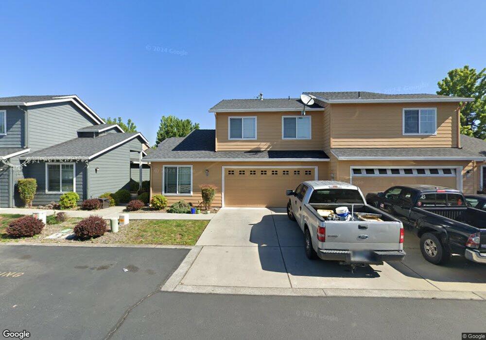 329 Live Oak Loop, Central Point, OR 97502 - photo 1