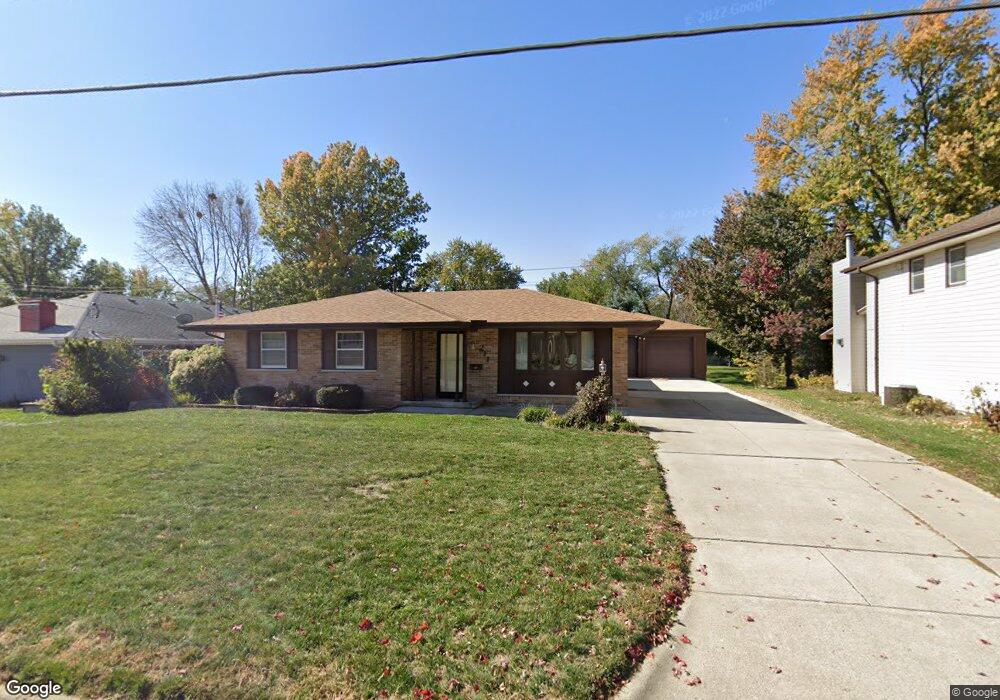 211 E 24th St N, Newton, IA 50208 - photo 1