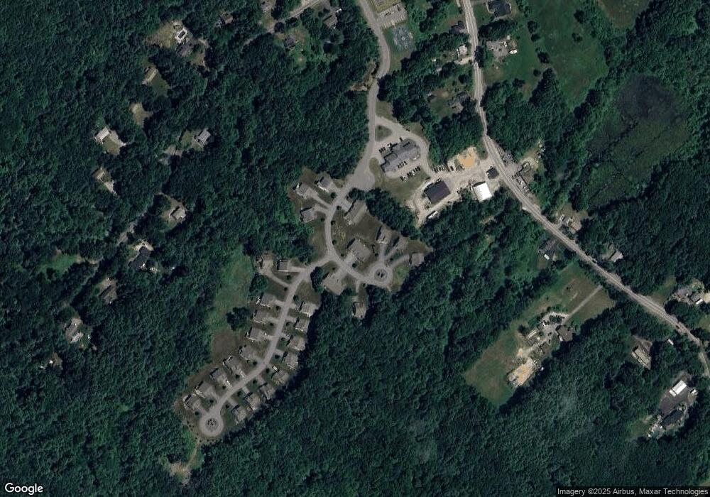 52 Veterans Way unit 8, Hampstead, NH 03841 - photo 1