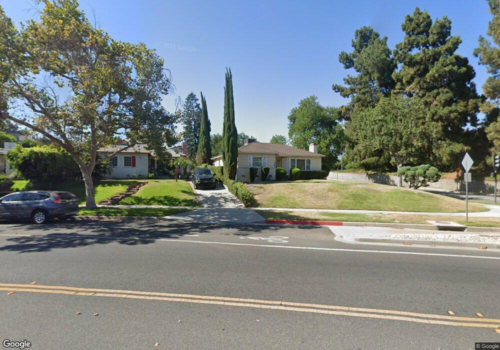 1501 W Riverside Dr, Burbank, CA 91506 - photo 1