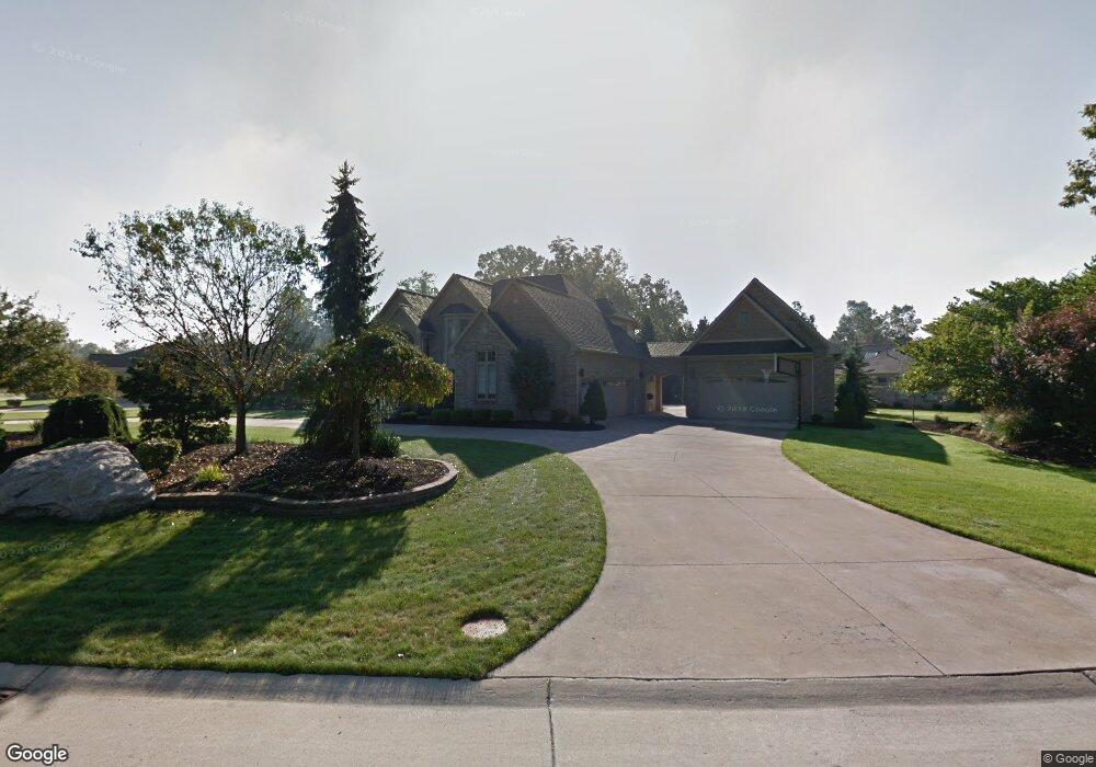 8672 Cadillac Cir, Grosse Ile, MI 48138 - photo 1