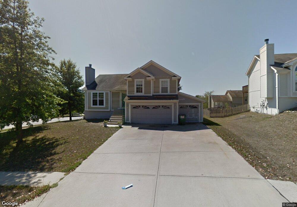 21201 W 51st Terrace, Shawnee, KS 66218 - photo 1