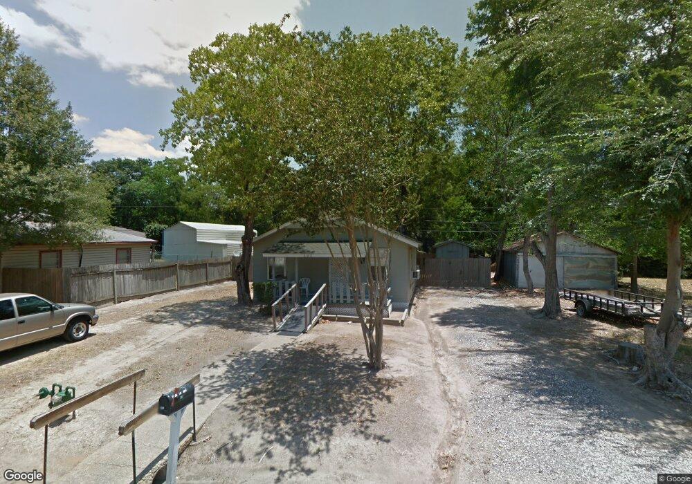 305 Roxanne St, Tomball, TX 77375 - photo 1