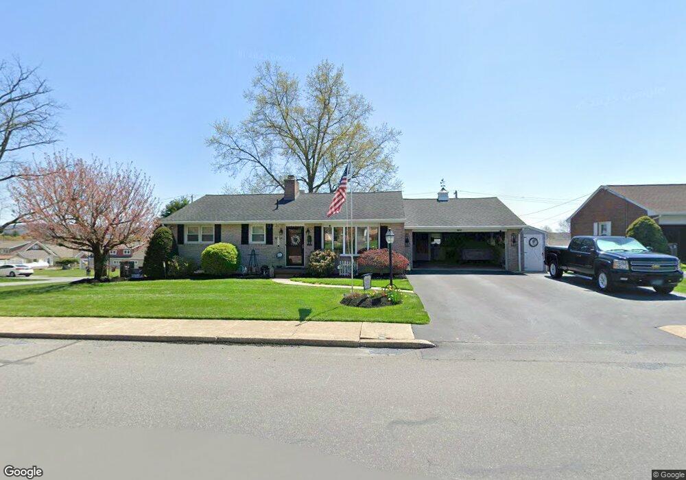 310 Valley View Dr, New Holland, PA 17557 - photo 1