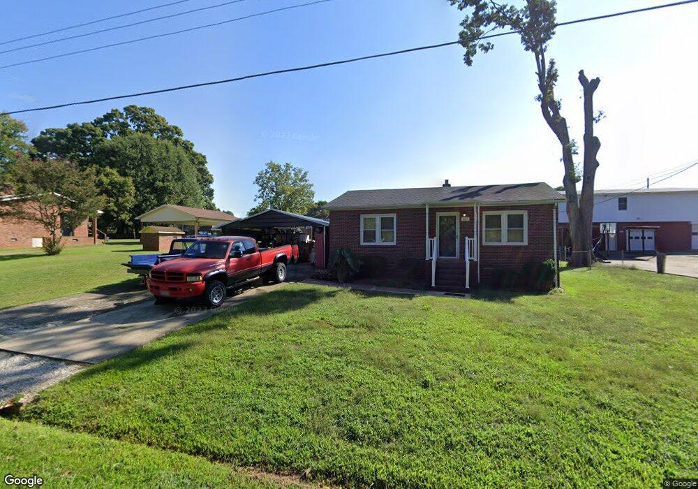 3614 34th St NE, Hickory, NC 28601 - photo 1