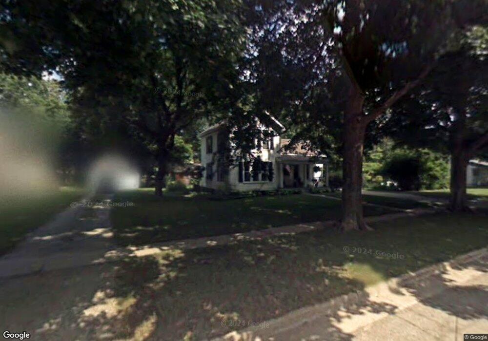 131 Oakwood St, Grand Ledge, MI 48837 - photo 1