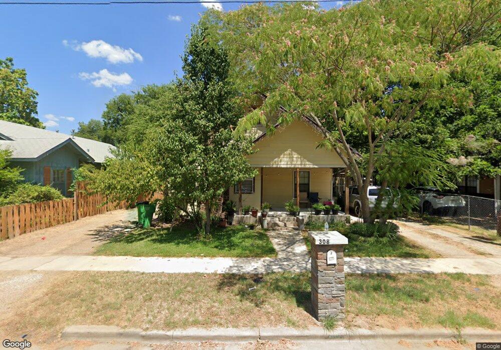 308 S Morris St, Gainesville, TX 76240 - photo 1