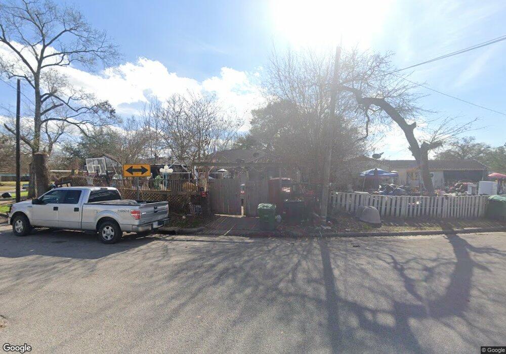 7144 Kinney St, Houston, TX 77087 - photo 1