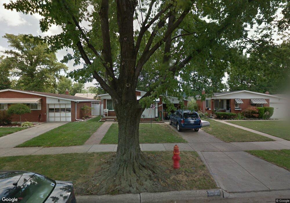 30760 J Carls St, Roseville, MI 48066 - photo 1