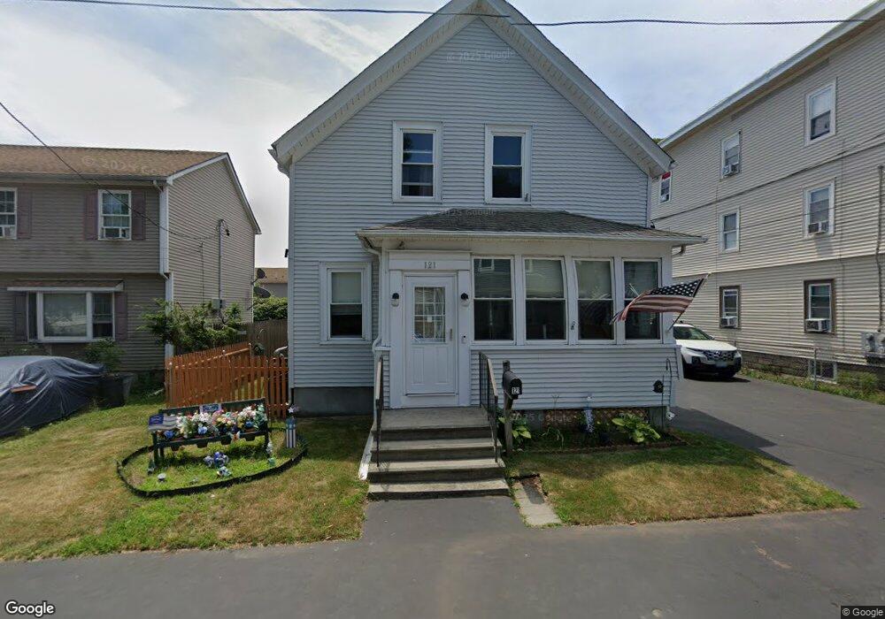 121 Hughes Ave, Pawtucket, RI 02861 - photo 1