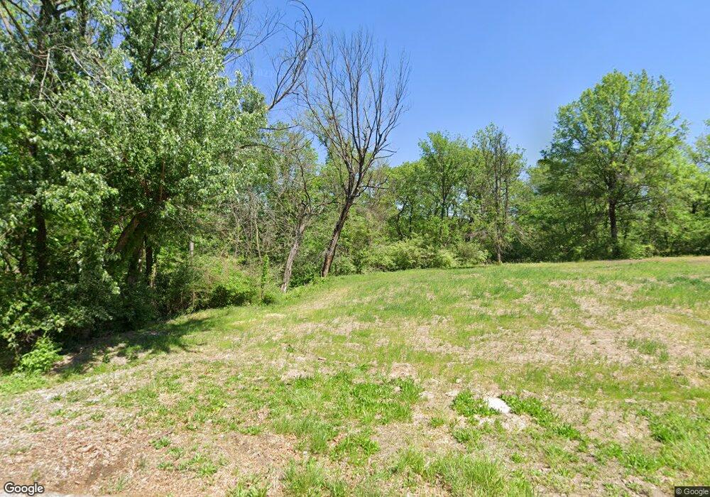 1045 W End Place, Moberly, MO 65270 - photo 1