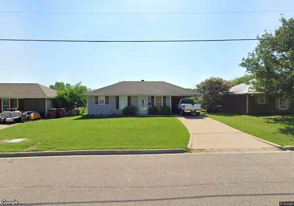 612 Sid St, Bonham, TX 75418 - photo 1