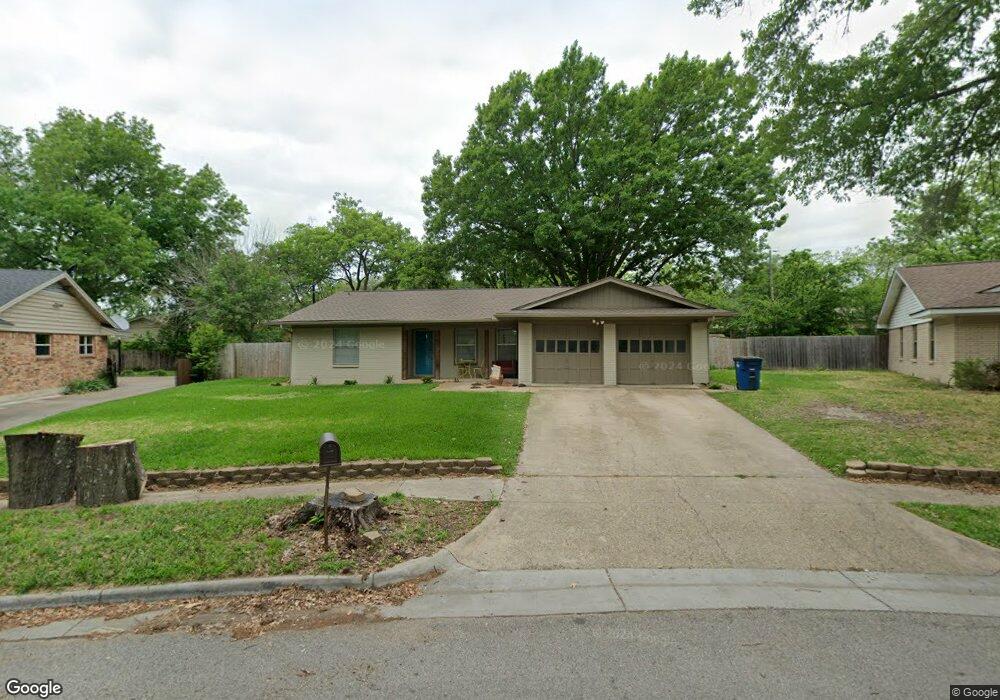 1211 Red Oak St, Ennis, TX 75119 - photo 1