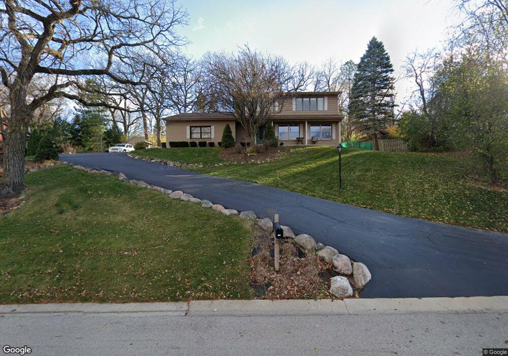 1135 Surrey Ln, Algonquin, IL 60102 - photo 1