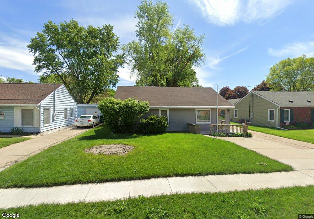 1009 69th St, Windsor Heights, IA 50324 - photo 1
