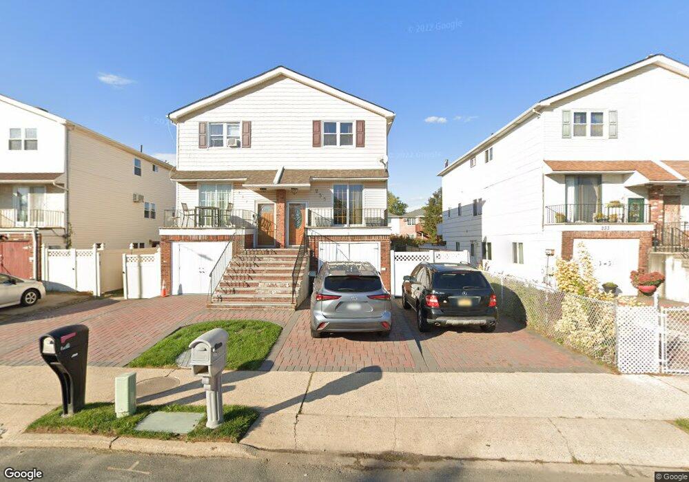 235 Regis Dr, Staten Island, NY 10314 - photo 1
