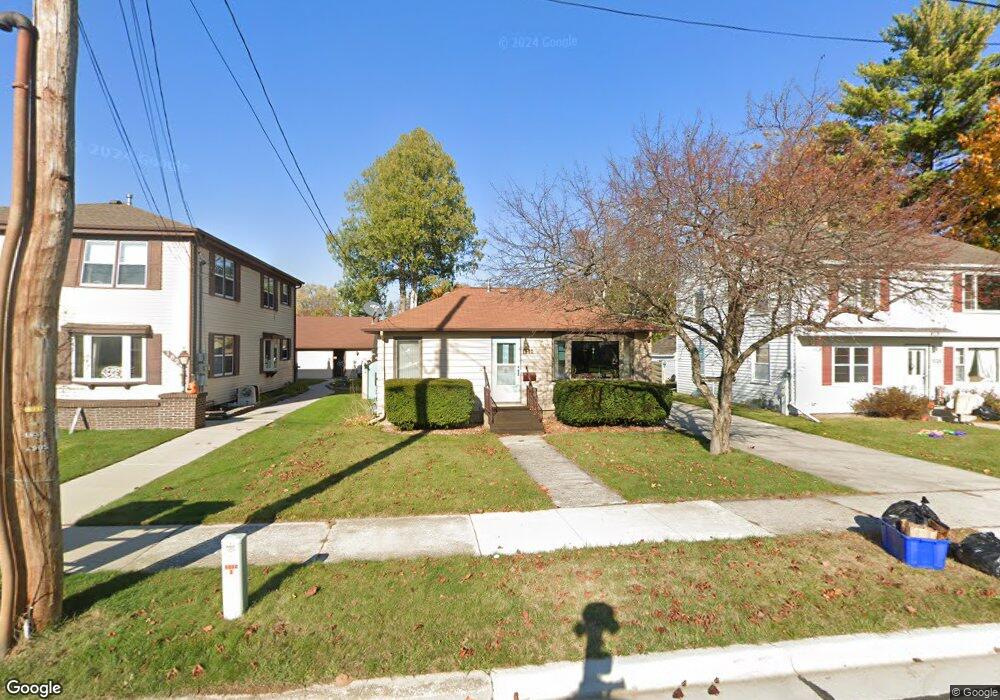 1830 31st St, Two Rivers, WI 54241 - photo 1