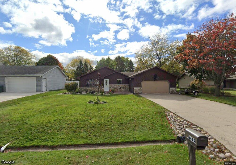 2619 W Sunnyview Cir, Appleton, WI 54914 - photo 1