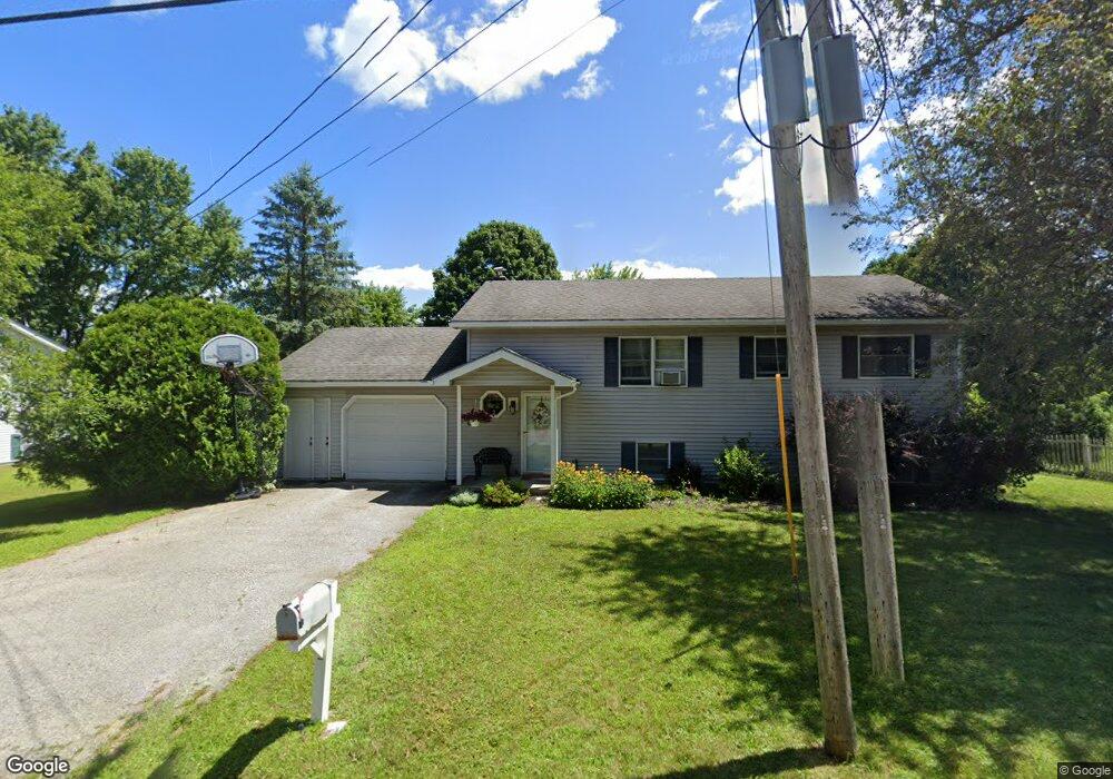 284 Dorr Dr, Rutland, VT 05701 - photo 1