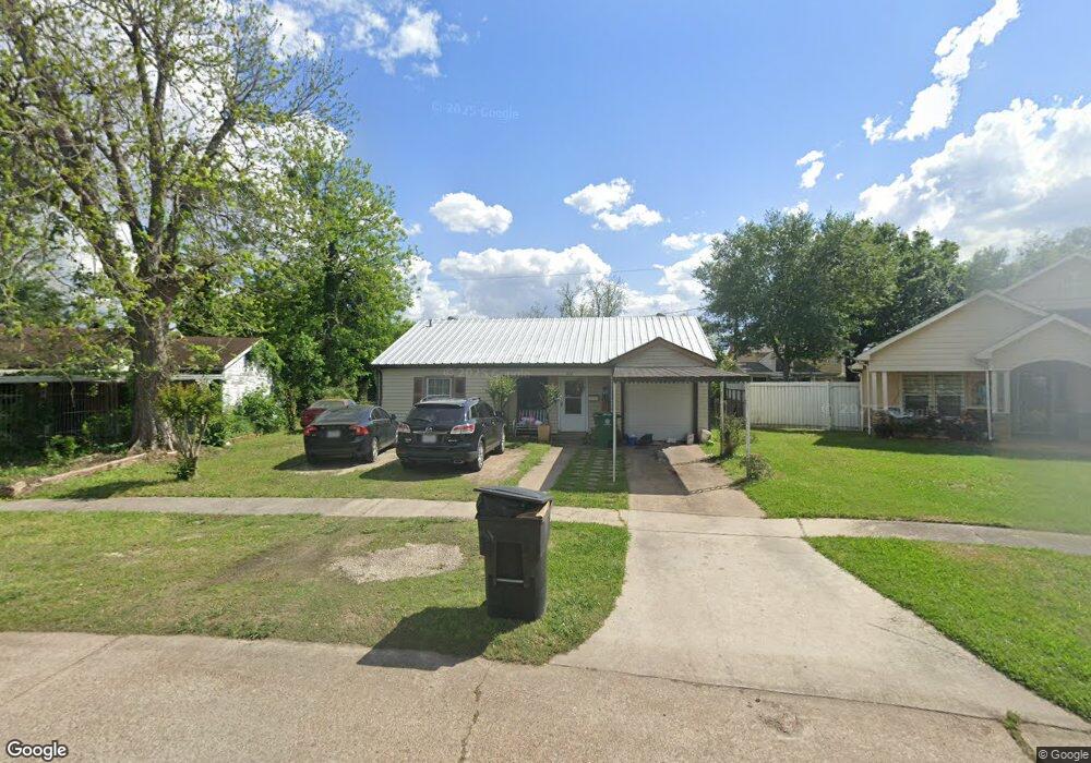 218 Lena Dr, Houston, TX 77022 - photo 1